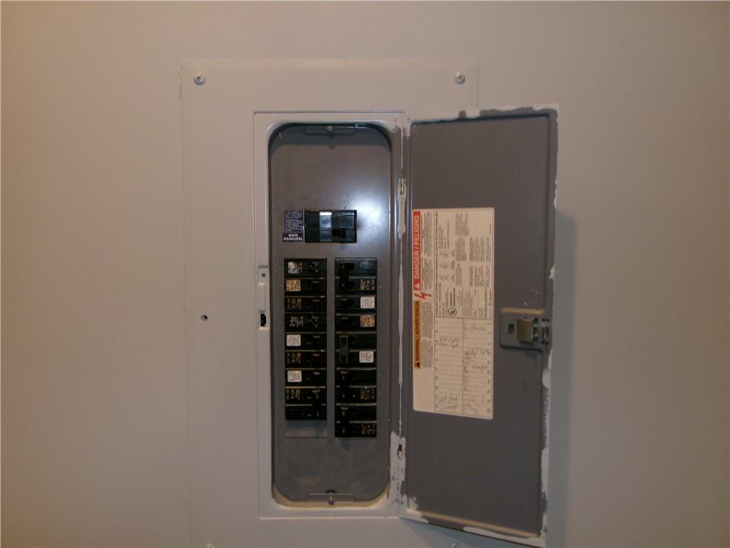 302 N Kansas Street Property Photo 10