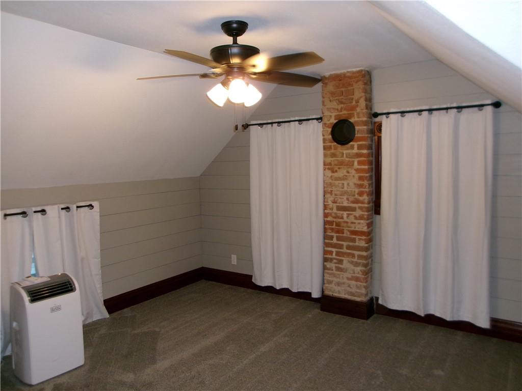 302 N Kansas Street Property Photo 14