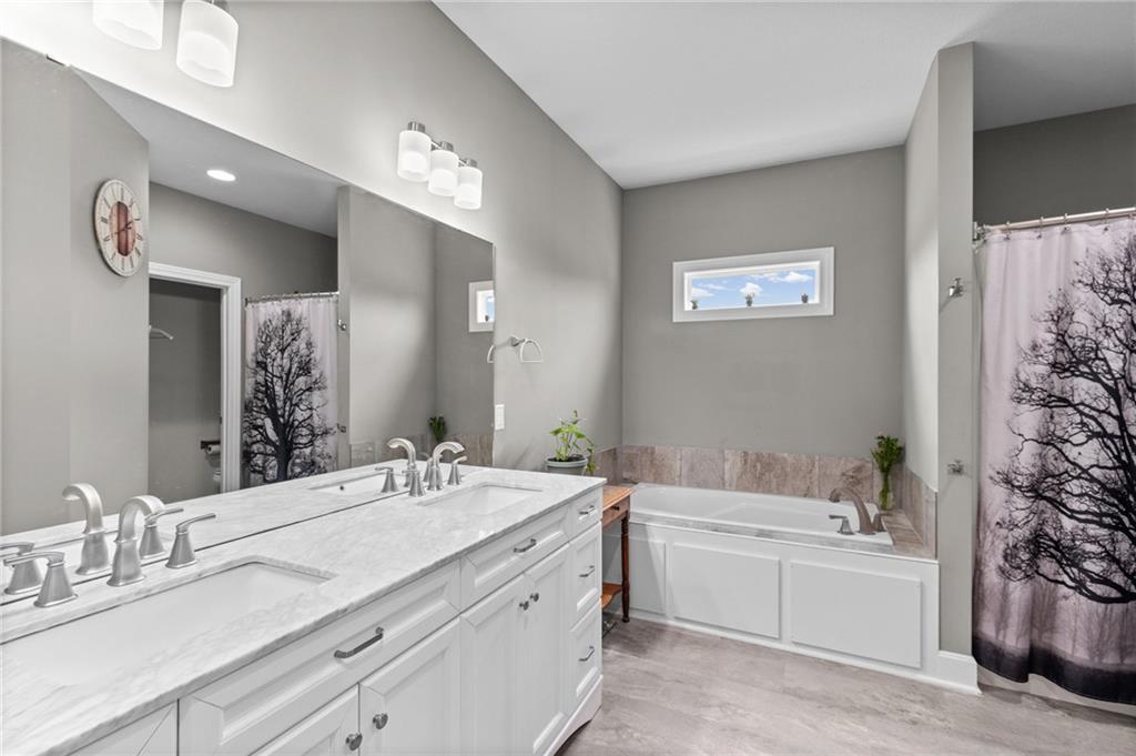 20128 Linwood Road Property Photo 19