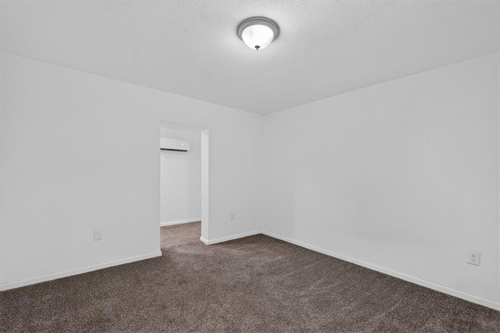 1217 E Parker Avenue Property Photo 3