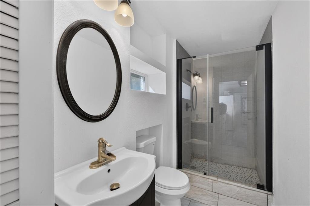 1217 E Parker Avenue Property Photo 9