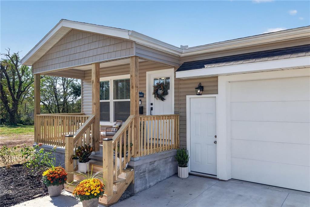 2544 Hiawatha Street Property Photo 1