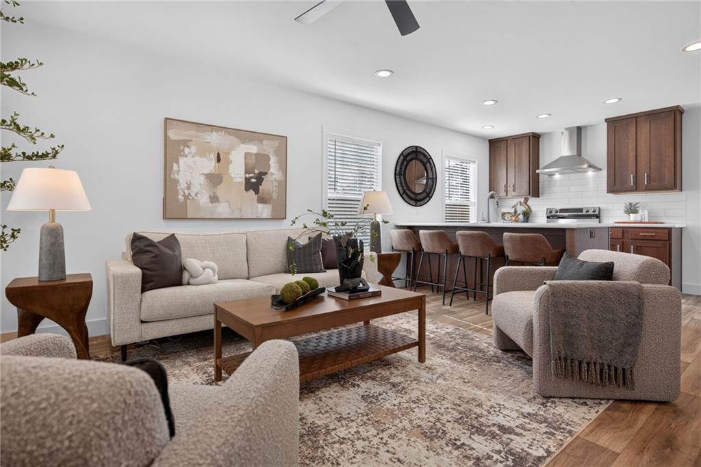 2544 Hiawatha Street Property Photo 7