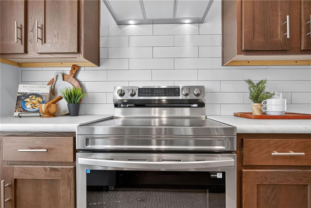 2544 Hiawatha Street Property Photo 16