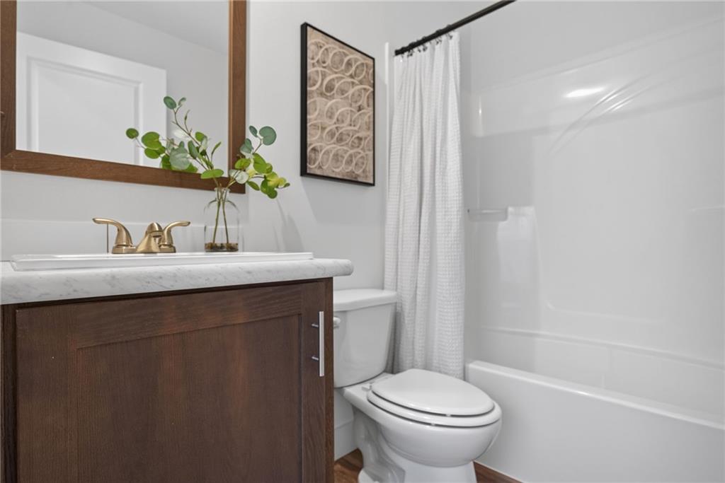 2544 Hiawatha Street Property Photo 26