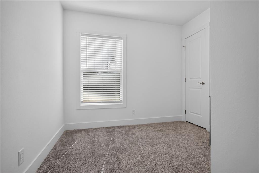2544 Hiawatha Street Property Photo 27
