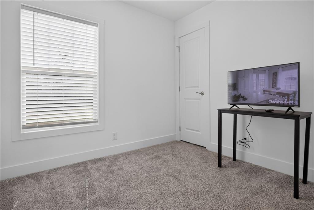 2544 Hiawatha Street Property Photo 28