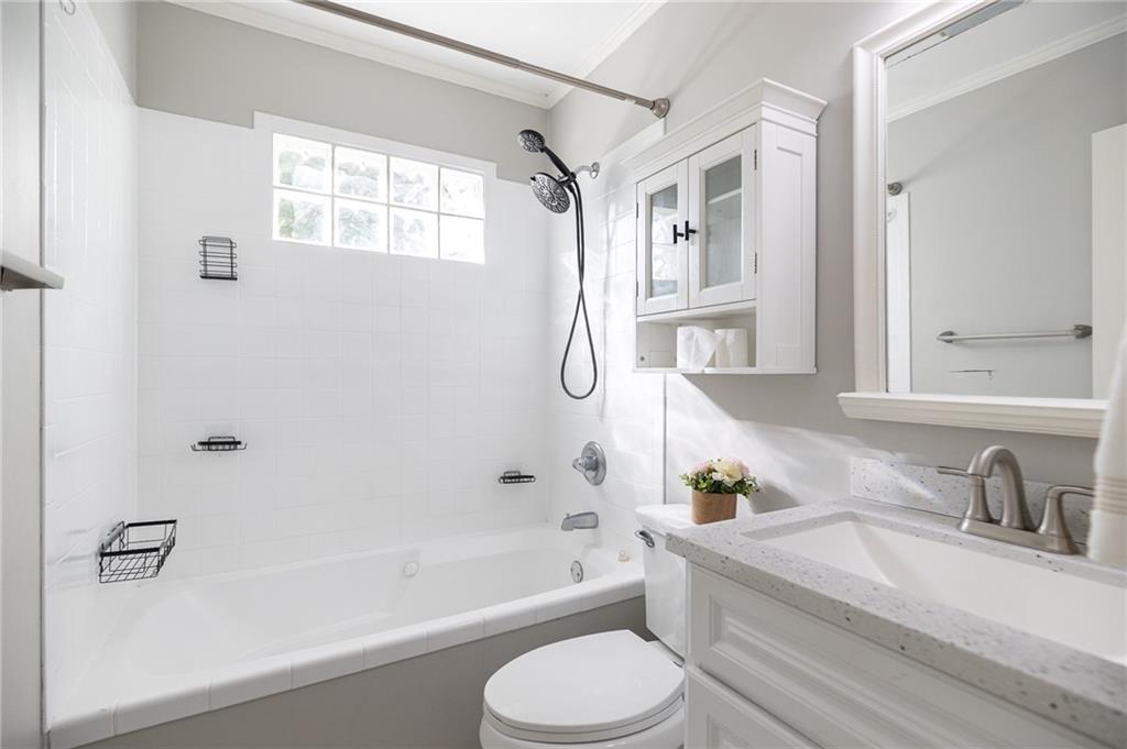 5619 Walmer Street Property Photo 15