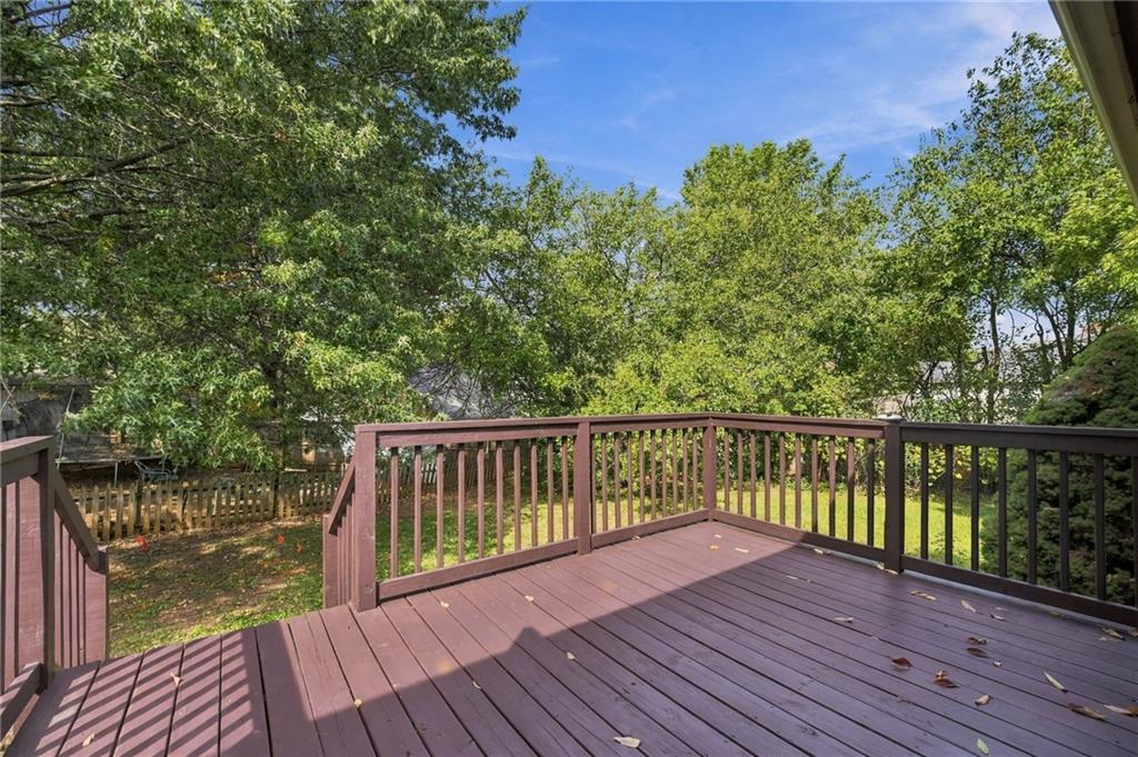 1307 N Ridge Parkway Property Photo 3