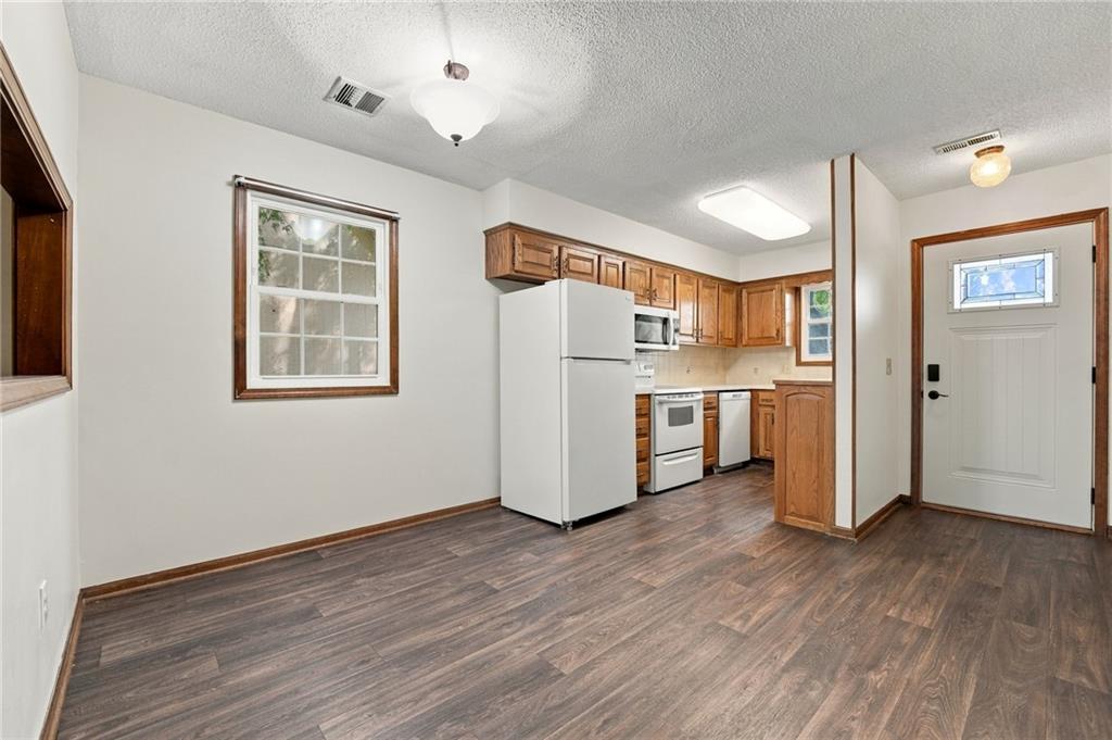 1307 N Ridge Parkway Property Photo 6
