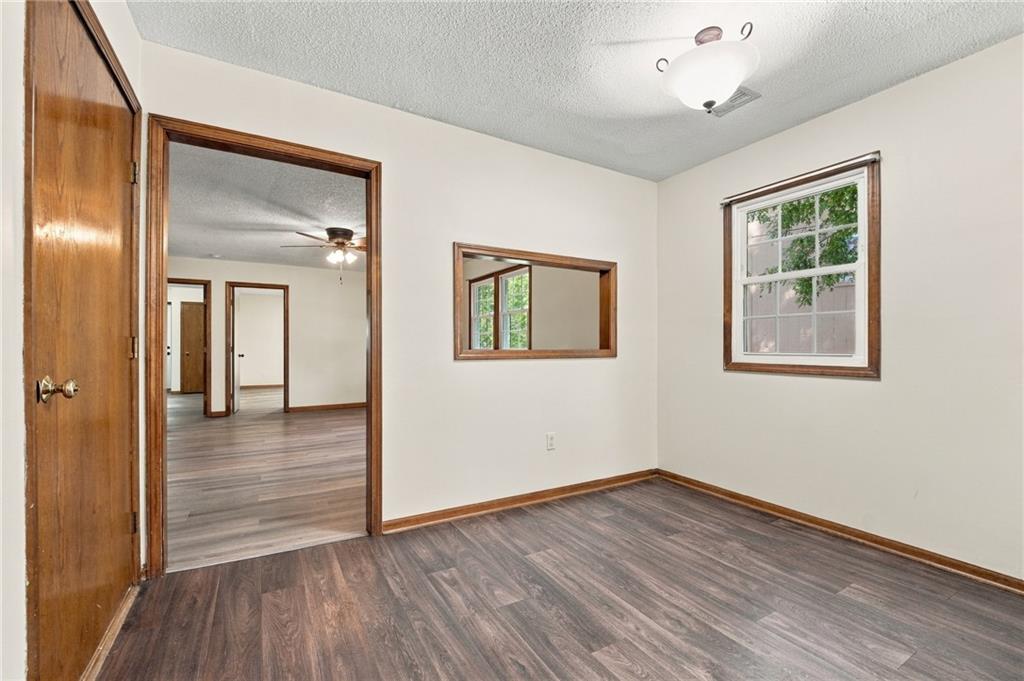1307 N Ridge Parkway Property Photo 7