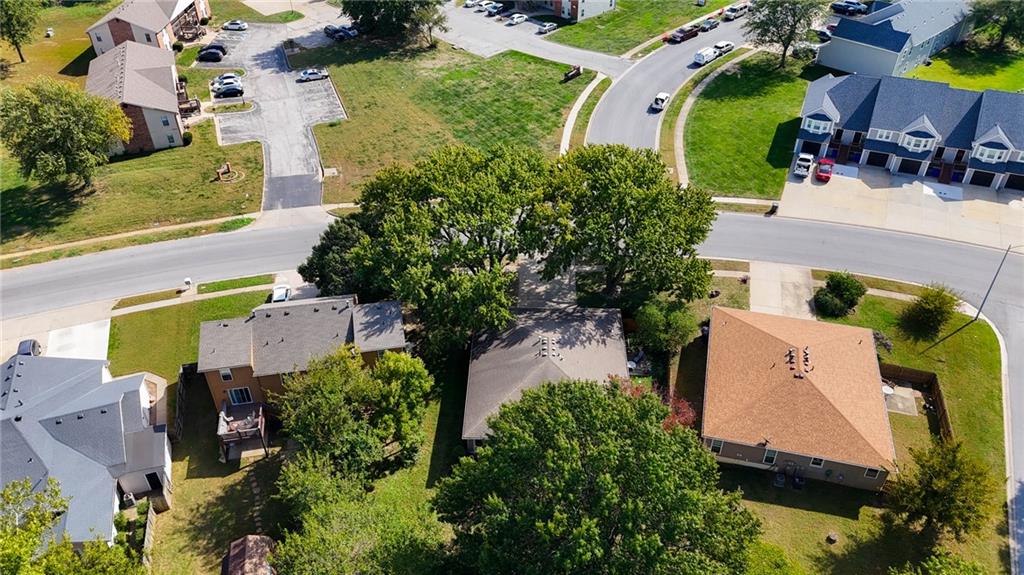 1307 N Ridge Parkway Property Photo 9
