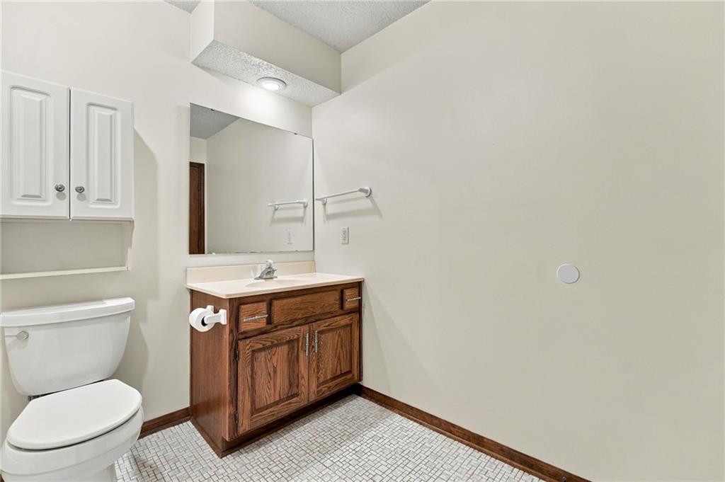 1307 N Ridge Parkway Property Photo 11