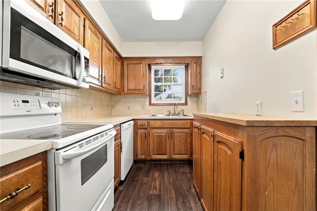 1307 N Ridge Parkway Property Photo 14
