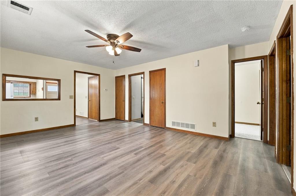 1307 N Ridge Parkway Property Photo 20