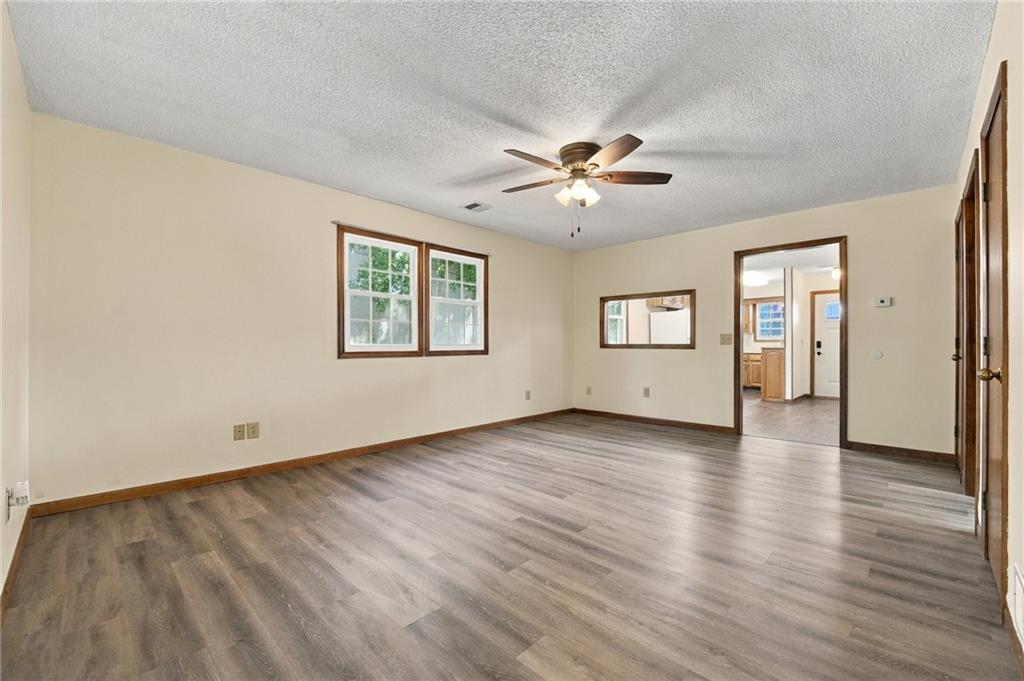 1307 N Ridge Parkway Property Photo 21