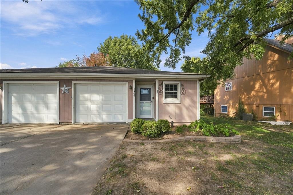 1307 N Ridge Parkway Property Photo 30