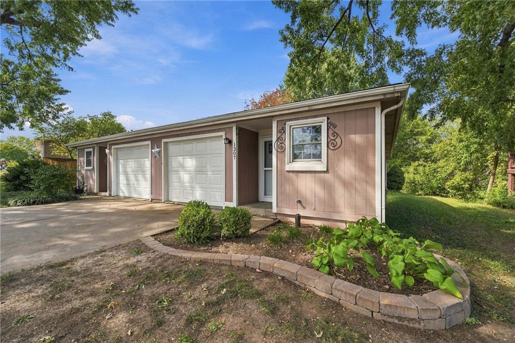 1307 N Ridge Parkway Property Photo 31