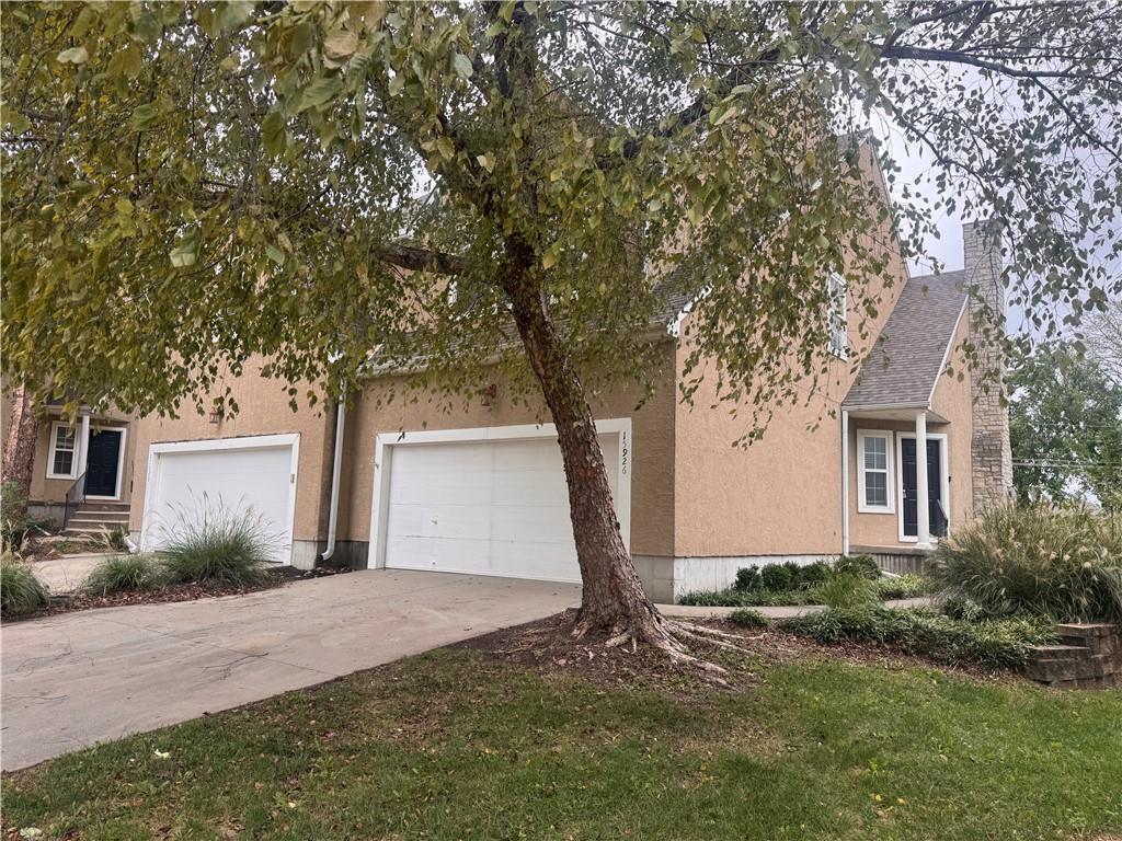 15926/15928 W 91st Terrace Property Photo 1
