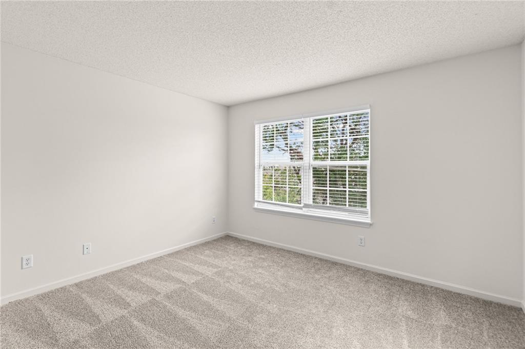 15926/15928 W 91st Terrace Property Photo 17
