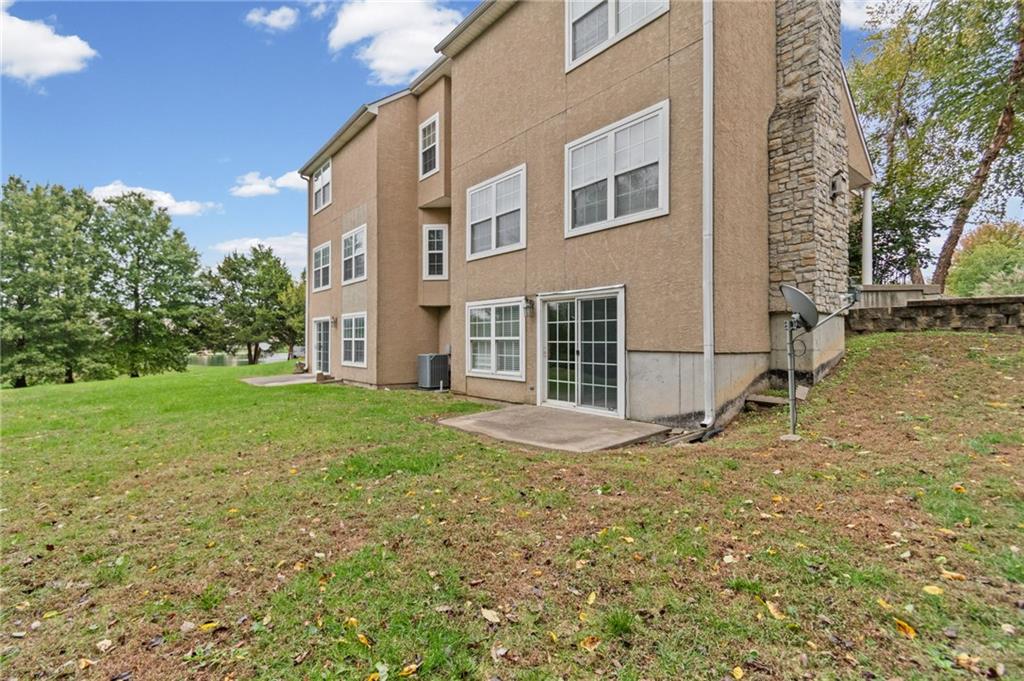 15926/15928 W 91st Terrace Property Photo 26