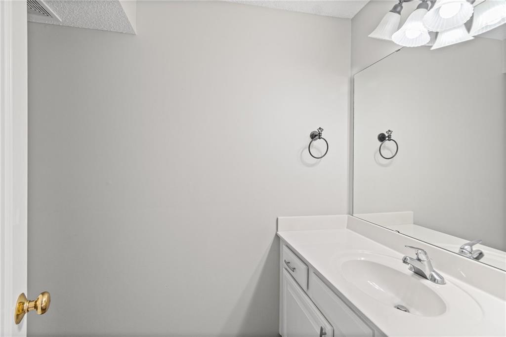 15926/15928 W 91st Terrace Property Photo 41