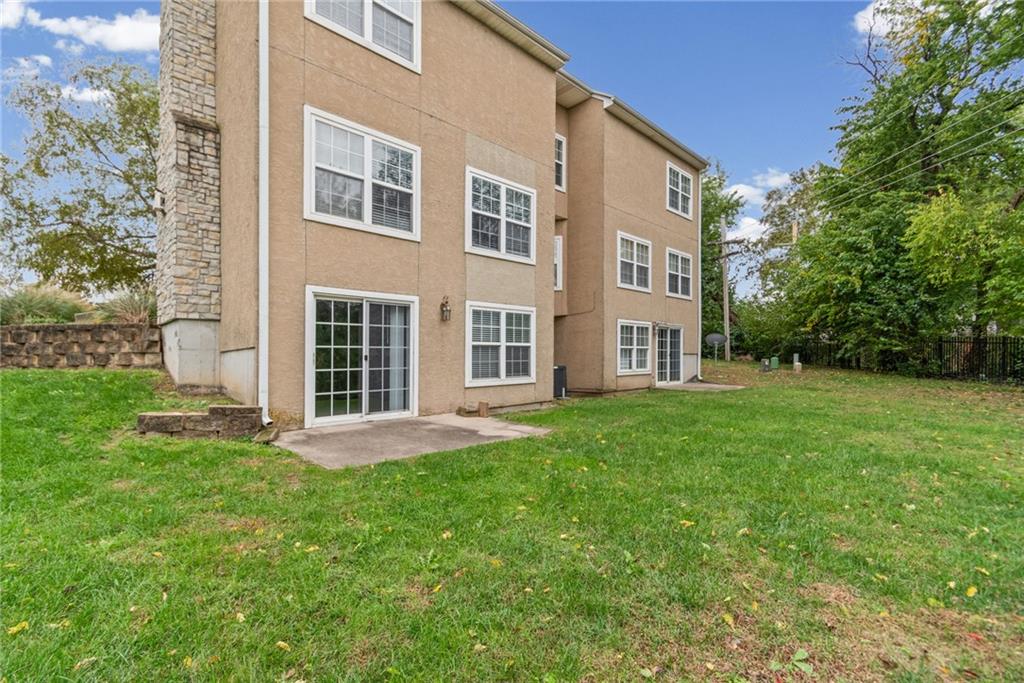 15926/15928 W 91st Terrace Property Photo 50