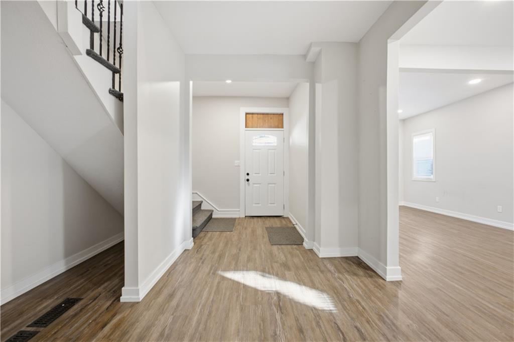 421 Osage Street Property Photo 3