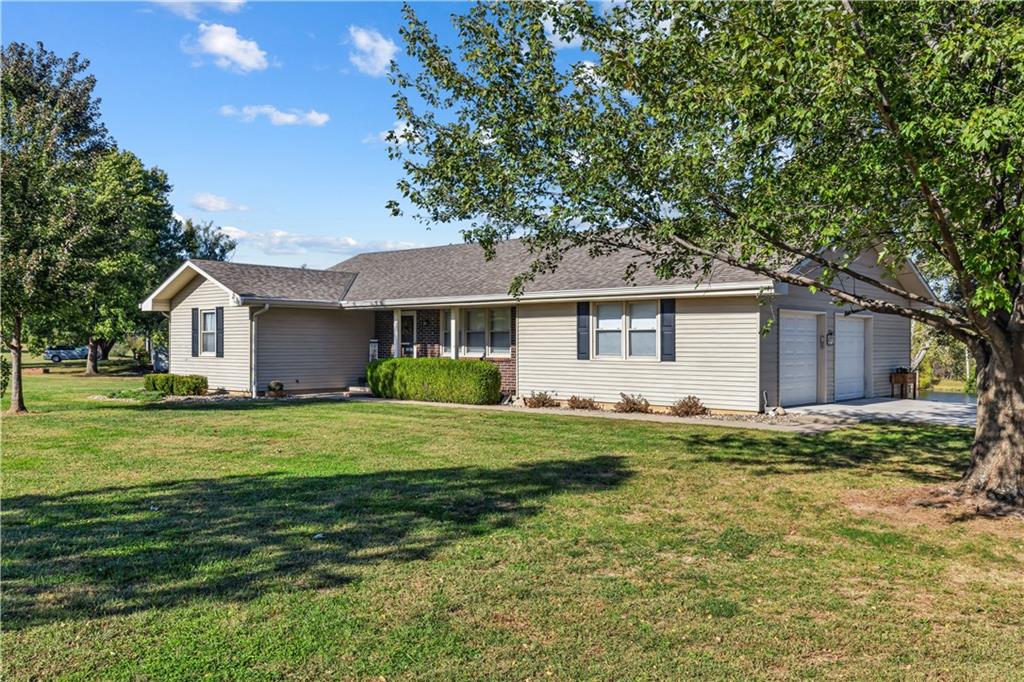 22195 Dunn Drive Property Photo