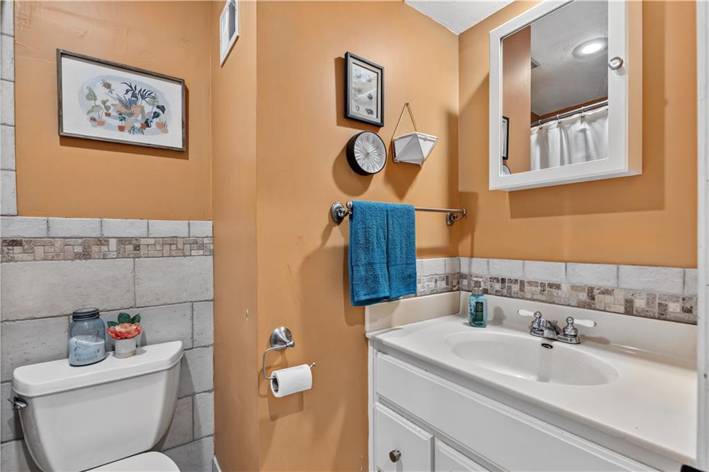 22195 Dunn Drive Property Photo 13