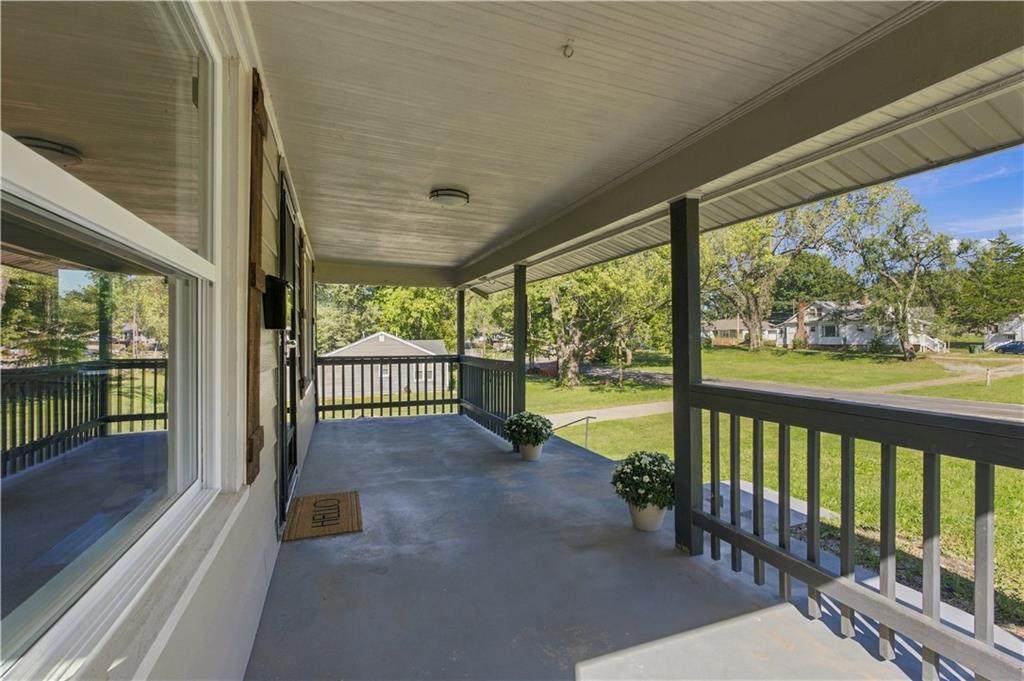 5308 Northern Avenue Property Photo 3