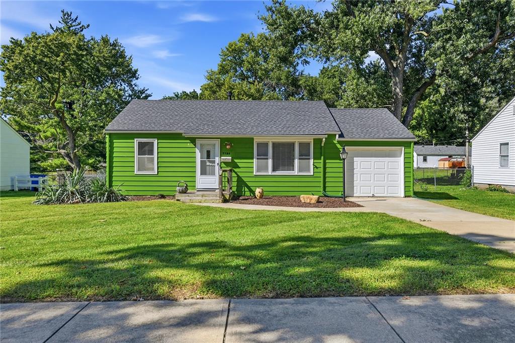 7728 Newton Street Property Photo 1