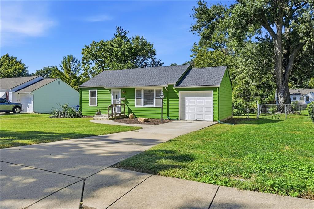 7728 Newton Street Property Photo 2