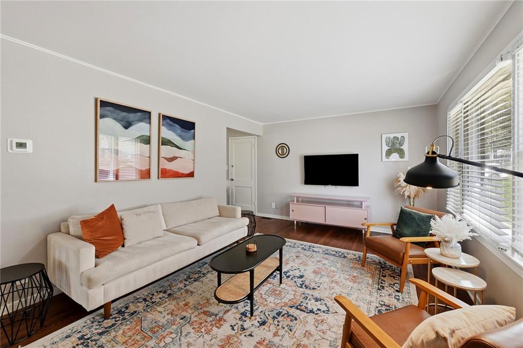 7728 Newton Street Property Photo 4