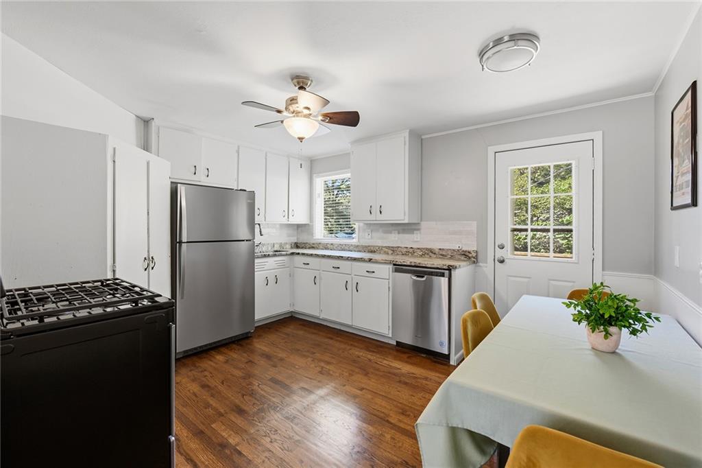 7728 Newton Street Property Photo 8