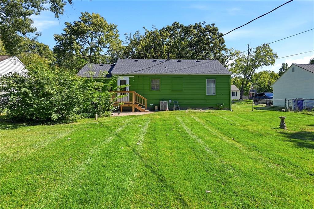 7728 Newton Street Property Photo 17