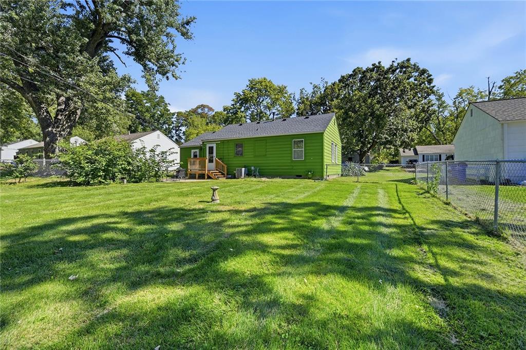 7728 Newton Street Property Photo 18