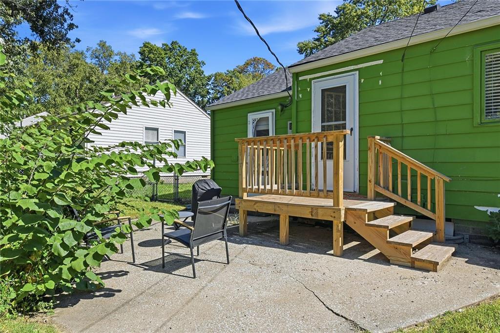 7728 Newton Street Property Photo 20