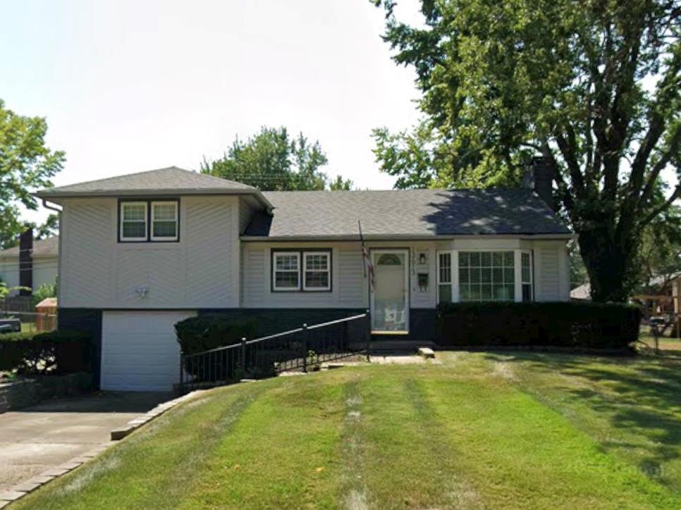 13613 W 90th Place Property Photo 1
