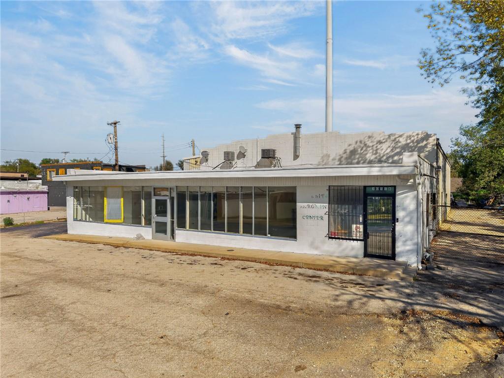 3051 N 51st Street Property Photo 5