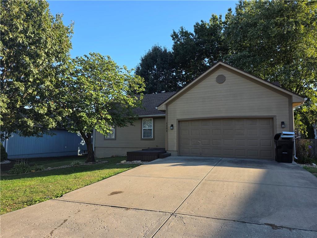 1302 Deena Street Property Photo