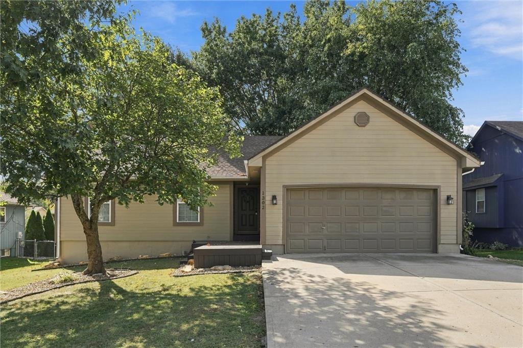 1302 Deena Street Property Photo 1