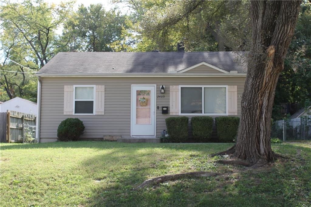 2409 Ne Pursell Road Property Photo 1