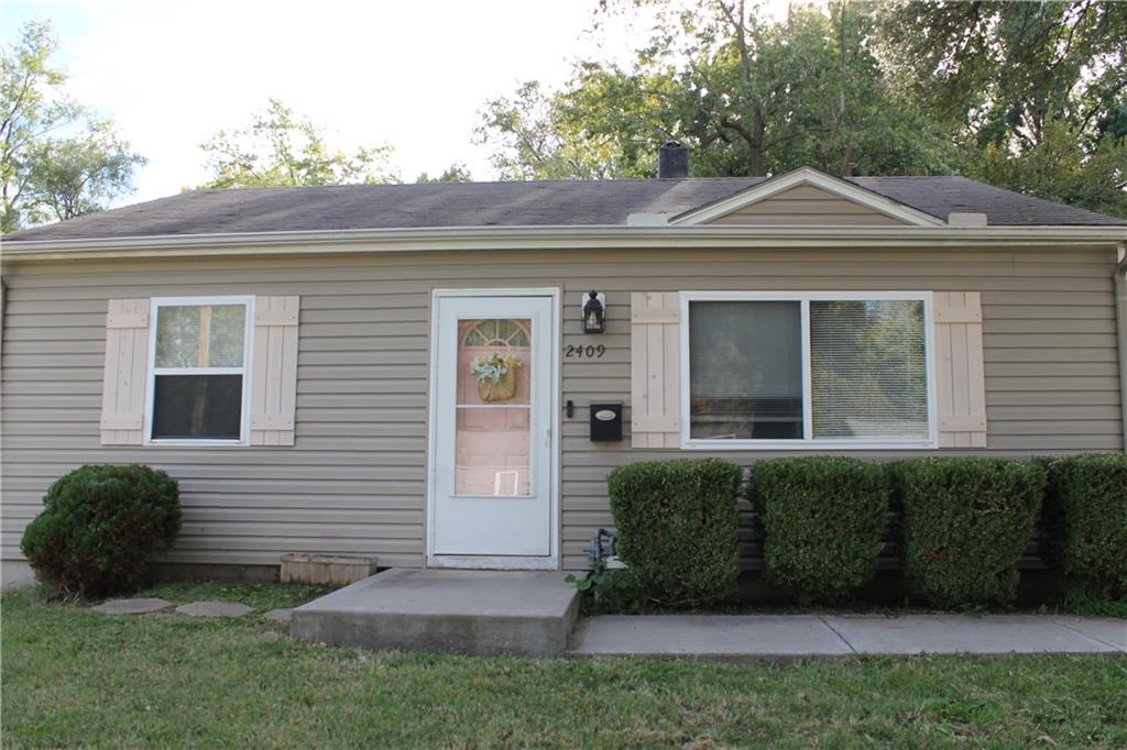 2409 Ne Pursell Road Property Photo 2