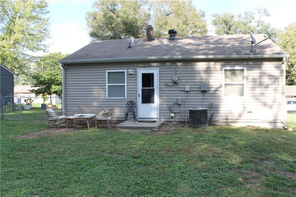 2409 Ne Pursell Road Property Photo 18