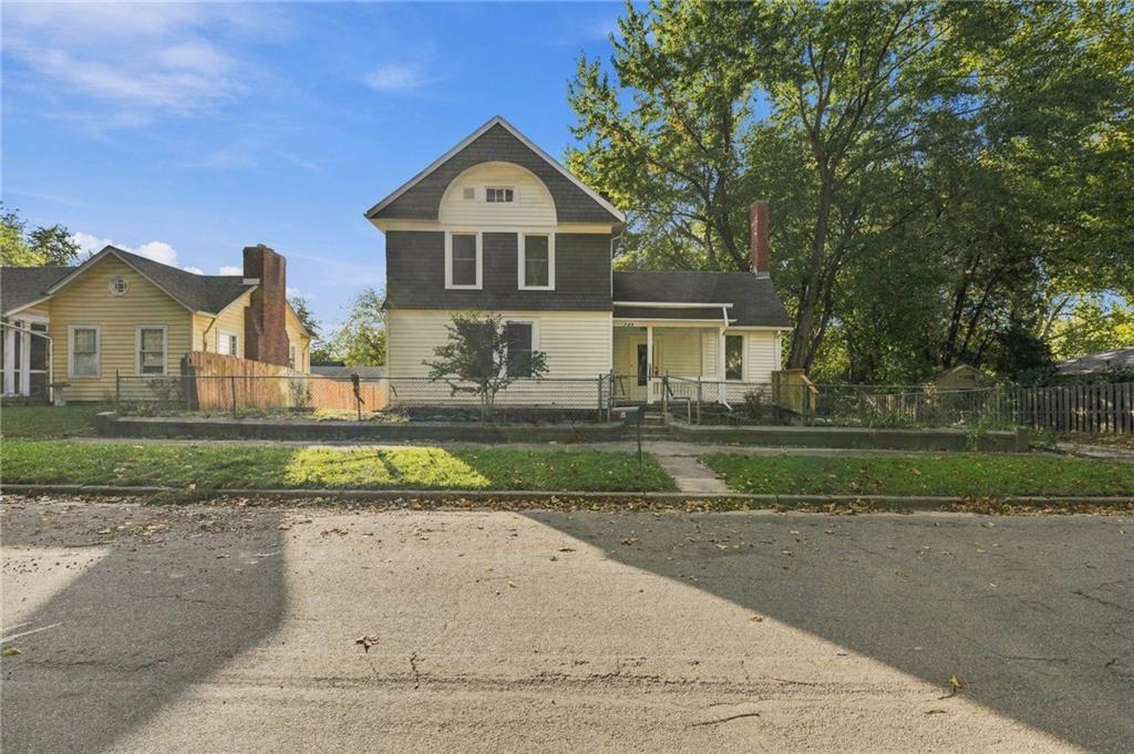 720 W 7th Street Property Photo 2