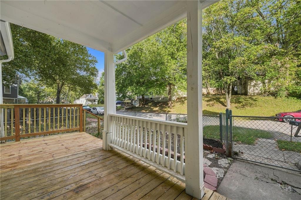 720 W 7th Street Property Photo 5