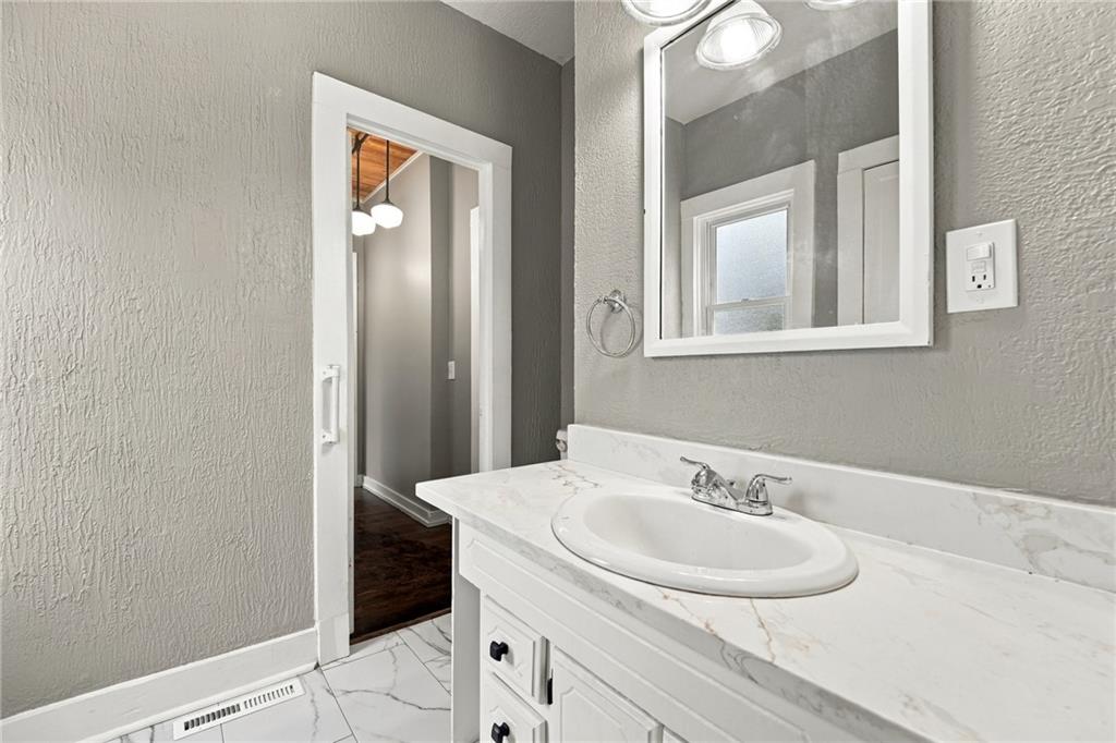 720 W 7th Street Property Photo 35