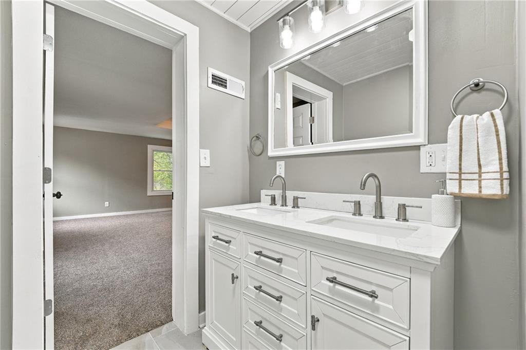 720 W 7th Street Property Photo 48
