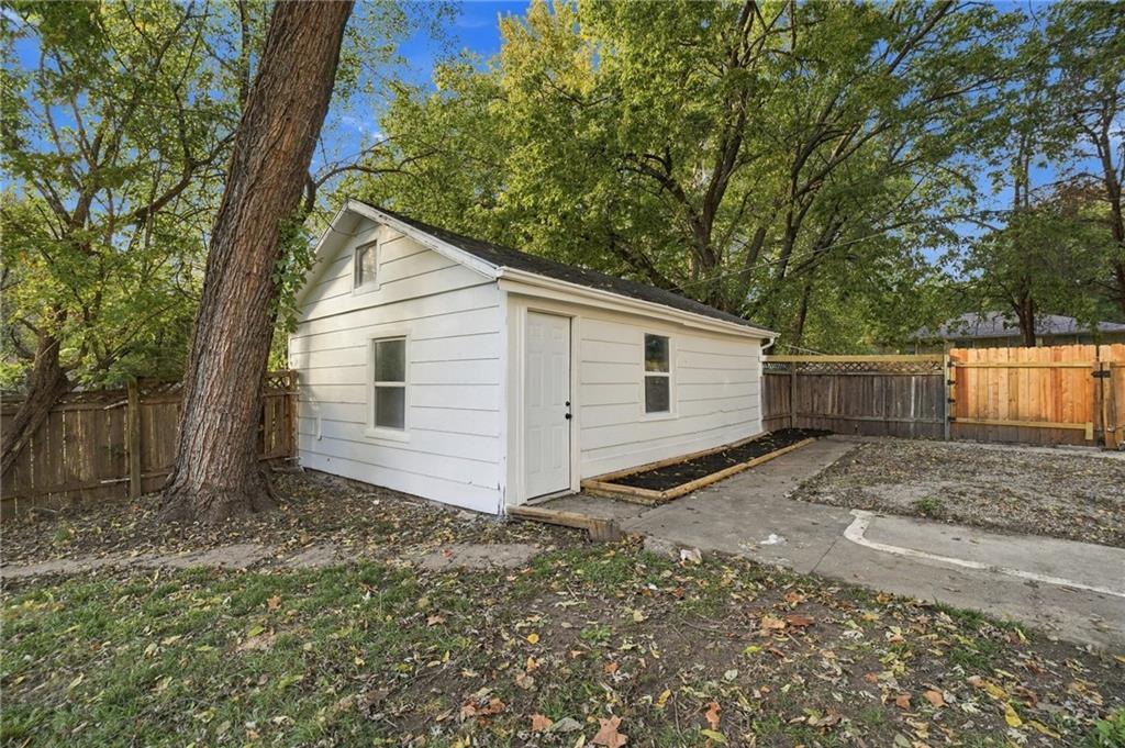 720 W 7th Street Property Photo 58